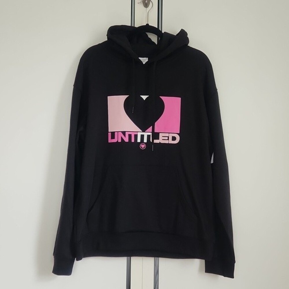 Designs Untitled UNTITLED Heart Hoodie Pullover long sleeve XL black multicolor